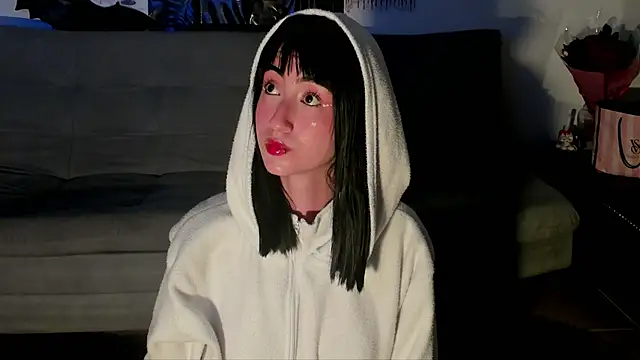 Snapshot of pauline_rouge chatting on October 2025 10:12:02 AM pauline rouge online show from October 2025 10:12:02 AM