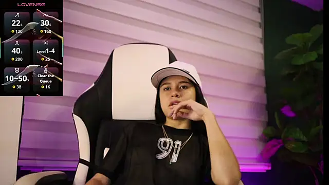 Danaa Rouse online show from November 2025 01:15:01 AM