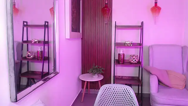 Coral Lise online show from November 2025 12:27:02 PM