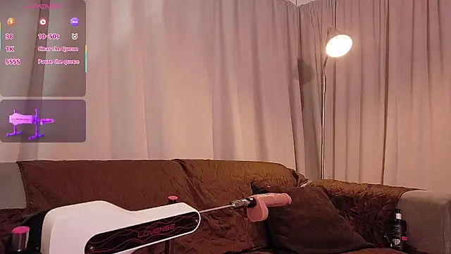 Snapshot of YuliethPetite chatting on November 2025 01:04:01 PM YuliethPetite online show from November 2025 01:04:01 PM