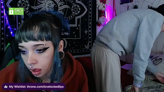 lovelockedlips online show from December 2025 02:30:02 AM