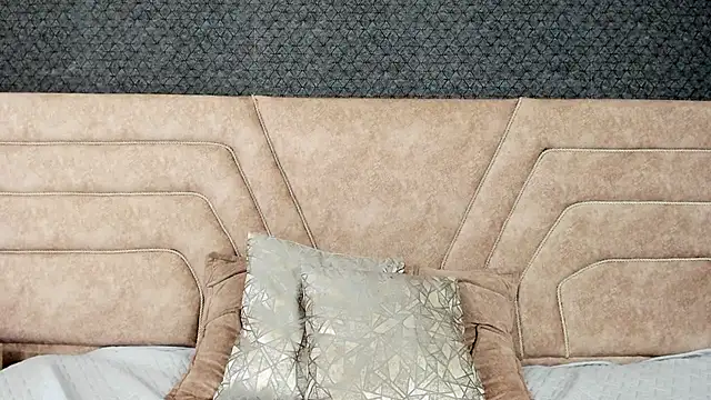 alice foxred online show from March 2025 03:40:01 PM