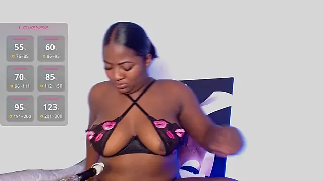 Snapshot of LaurenG7 chatting on November 2025 08:09:02 PM LaurenG7 online show from November 2025 08:09:02 PM