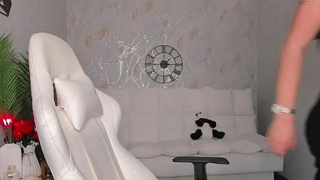 Snapshot of babyisperfect chatting on October 2025 03:29:01 AM babyisperfect online show from October 2025 03:29:01 AM