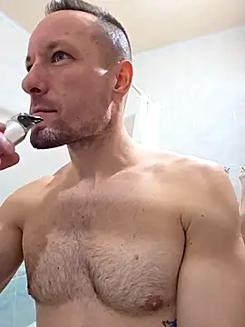 Masya MaxUA online show from March 2025 11:16:01 AM