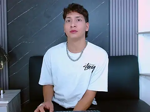 Snapshot of Jhojan_twink chatting on April 2026 08:39:01 PM Jhojan twink online show from April 2026 08:39:01 PM