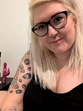 Snapshot of Sizzling_Indie36 chatting on March 2025 02:59:01 AM Sizzling Indie36 online show from March 2025 02:59:01 AM