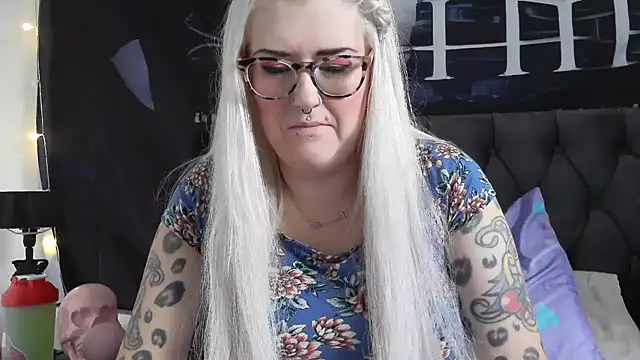 Snapshot of Sizzling_Indie36 chatting on September 2025 04:18:01 PM Sizzling Indie36 online show from September 2025 04:18:01 PM