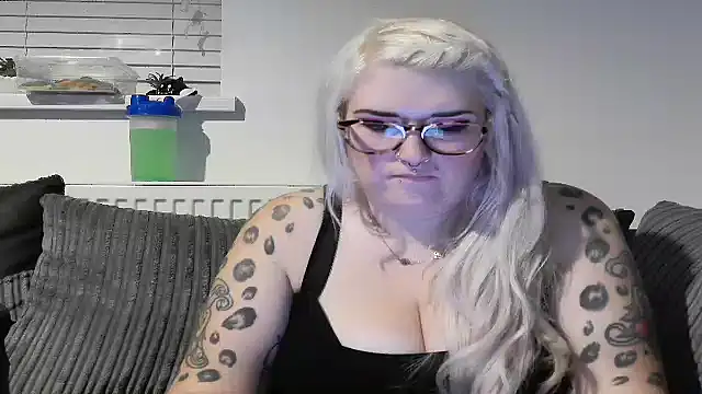 Snapshot of Sizzling_Indie36 chatting on September 2025 08:44:01 PM Sizzling Indie36 online show from September 2025 08:44:01 PM