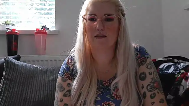 Snapshot of Sizzling_Indie36 chatting on September 2025 11:46:02 AM Sizzling Indie36 online show from September 2025 11:46:02 AM