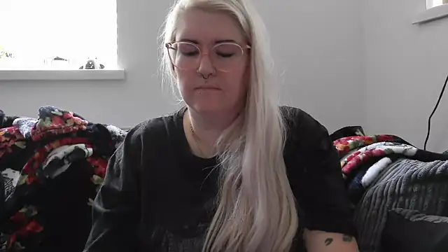 Snapshot of Sizzling_Indie36 chatting on September 2025 09:24:01 AM Sizzling Indie36 online show from September 2025 09:24:01 AM