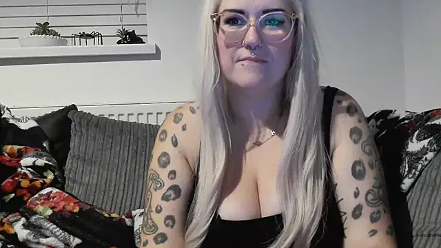 Snapshot of Sizzling_Indie36 chatting on September 2025 12:15:01 AM Sizzling Indie36 online show from September 2025 12:15:01 AM