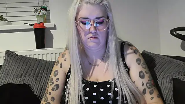 Snapshot of Sizzling_Indie36 chatting on October 2025 07:42:02 PM Sizzling Indie36 online show from October 2025 07:42:02 PM