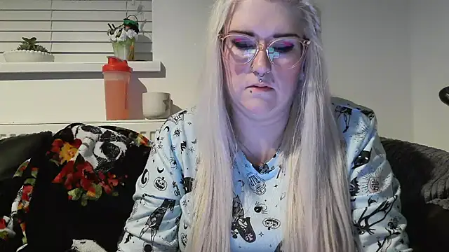 Snapshot of Sizzling_Indie36 chatting on October 2025 08:27:02 PM Sizzling Indie36 online show from October 2025 08:27:02 PM