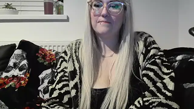 Snapshot of Sizzling_Indie36 chatting on October 2025 08:50:02 PM Sizzling Indie36 online show from October 2025 08:50:02 PM