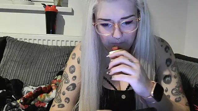 Snapshot of Sizzling_Indie36 chatting on October 2025 09:36:01 PM Sizzling Indie36 online show from October 2025 09:36:01 PM