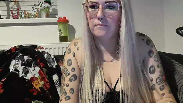 Snapshot of Sizzling_Indie36 chatting on October 2025 08:31:01 PM Sizzling Indie36 online show from October 2025 08:31:01 PM