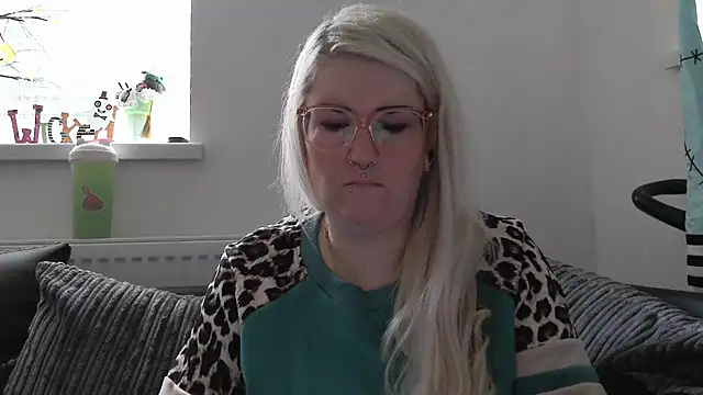 Snapshot of Sizzling_Indie36 chatting on October 2025 08:33:01 AM Sizzling Indie36 online show from October 2025 08:33:01 AM