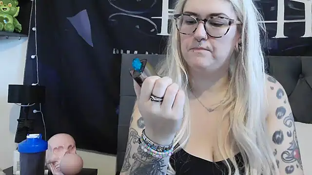 Snapshot of Sizzling_Indie36 chatting on November 2025 03:47:02 PM Sizzling Indie36 online show from November 2025 03:47:02 PM