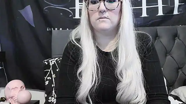 Snapshot of Sizzling_Indie36 chatting on November 2025 01:43:02 PM Sizzling Indie36 online show from November 2025 01:43:02 PM