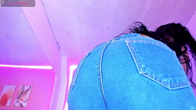 Snapshot of Molly_h0t chatting on April 2026 12:27:02 PM Molly h0t online show from April 2026 12:27:02 PM