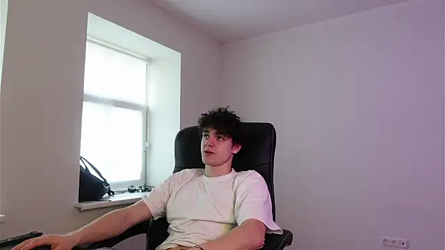 Snapshot of Brad_Holloway chatting on March 2026 02:32:01 PM Brad Holloway online show from March 2026 02:32:01 PM