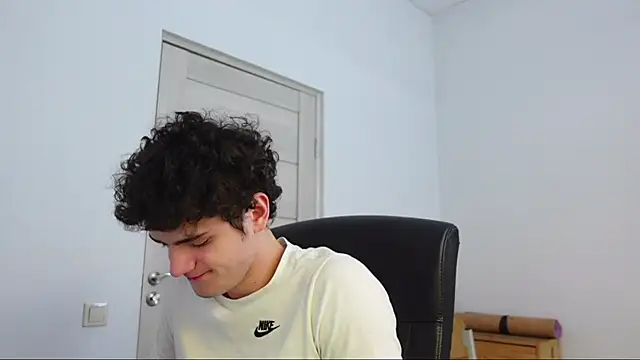 Snapshot of Brad_Holloway chatting on March 2026 01:44:02 PM Brad Holloway online show from March 2026 01:44:02 PM