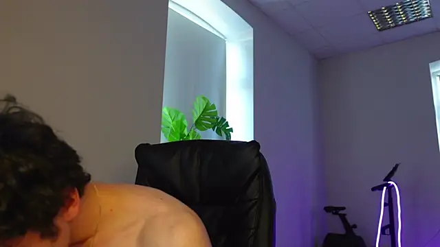 Snapshot of Brad_Holloway chatting on April 2026 01:41:01 PM Brad Holloway online show from April 2026 01:41:01 PM