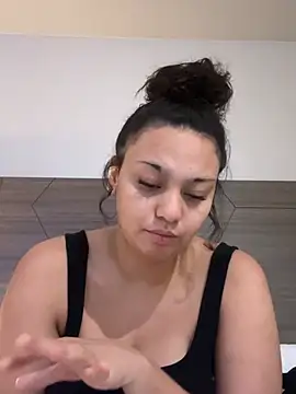 Snapshot of hoesluvcedes chatting on July 2026 08:39:02 AM hoesluvcedes online show from July 2026 08:39:02 AM