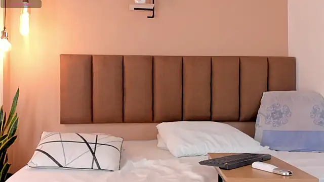 honeygray02 online show from December 2025 03:02:02 AM