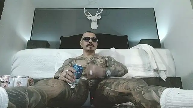 Snapshot of danilog515 chatting on April 2026 11:43:02 PM danilog515 online show from April 2026 11:43:02 PM