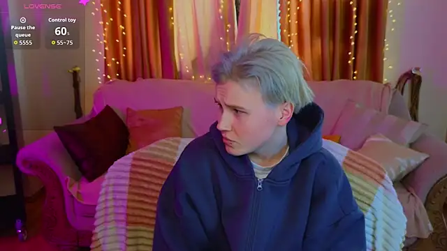 Snapshot of Tara_Lawson chatting on February 2026 11:15:02 AM Tara Lawson online show from February 2026 11:15:02 AM