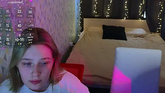 Snapshot of Tara_Lawson chatting on March 2026 04:07:02 AM Tara Lawson online show from March 2026 04:07:02 AM