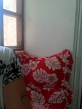 emiliemilf online show from April 2026 08:14:02 PM