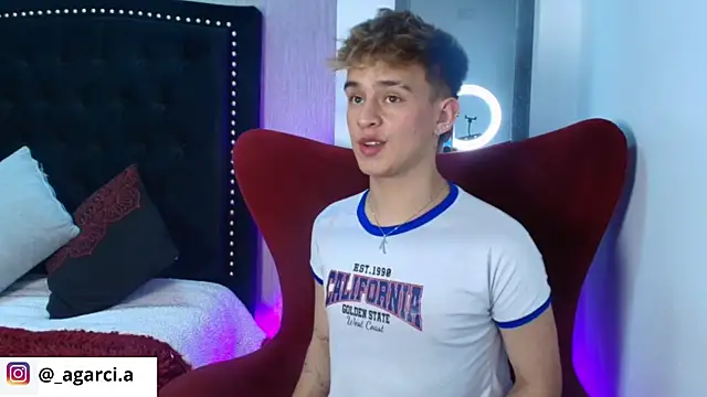 Snapshot of LiamWildx20 chatting on September 2025 05:01:02 AM LiamWildx20 online show from September 2025 05:01:02 AM