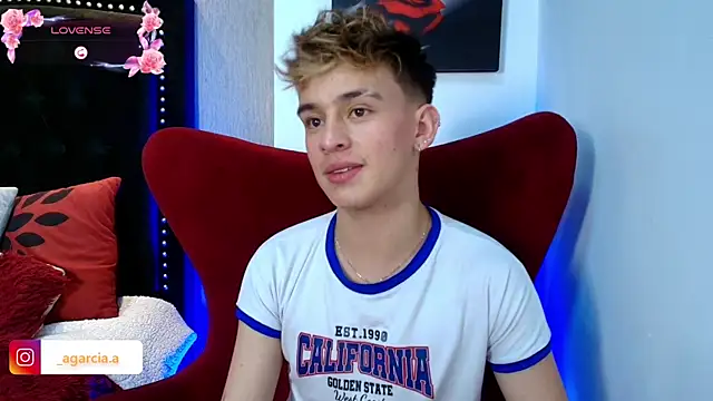 Snapshot of LiamWildx20 chatting on October 2025 04:33:02 AM LiamWildx20 online show from October 2025 04:33:02 AM