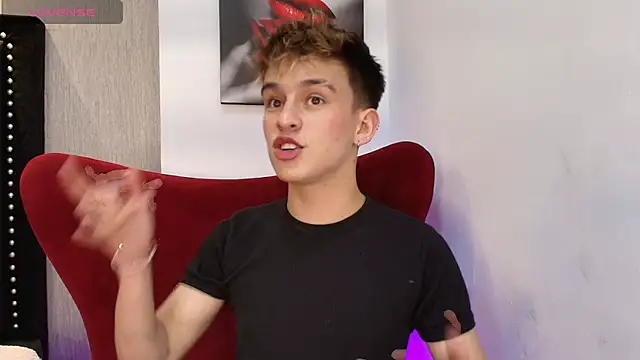 Snapshot of LiamWildx20 chatting on November 2025 04:35:01 AM LiamWildx20 online show from November 2025 04:35:01 AM