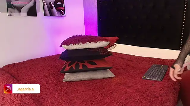 Snapshot of LiamWildx20 chatting on November 2025 04:44:02 AM LiamWildx20 online show from November 2025 04:44:02 AM