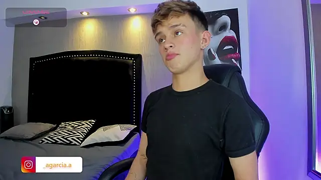 LiamWildx20 online show from March 2026 04:56:02 AM