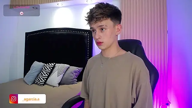 LiamWildx20 online show from April 2026 04:40:01 AM