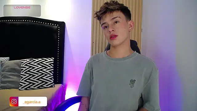 LiamWildx20 online show from April 2026 04:35:01 AM