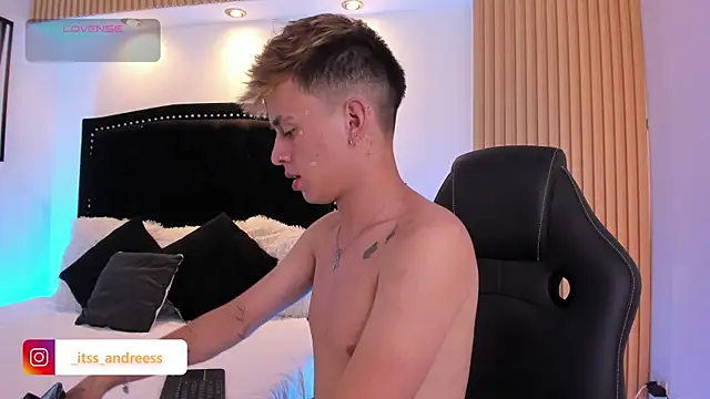 LiamWildx20 online show from July 2026 01:16:01 PM
