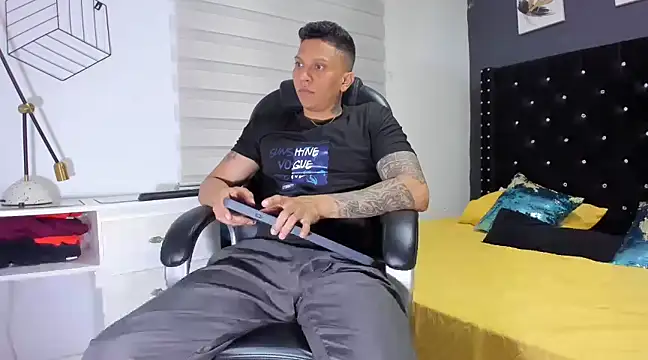 ethan dalton  online show from March 2025 03:13:02 AM