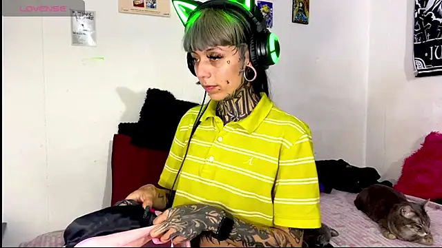 Snapshot of d3m0ny0_0 chatting on March 2026 06:46:02 AM d3m0ny0 0 online show from March 2026 06:46:02 AM