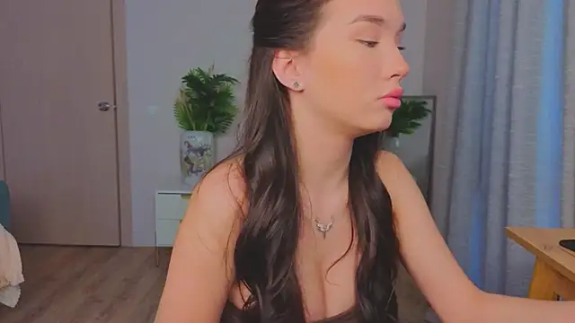 EmiliaDroll online show from December 2025 08:40:02 AM