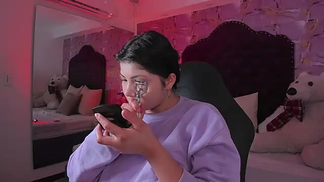 Snapshot of abby_roux chatting on November 2025 03:50:02 AM abby roux online show from November 2025 03:50:02 AM