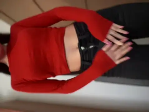 Snapshot of EvieSexy chatting on March 2025 10:00:02 AM EvieSexy online show from March 2025 10:00:02 AM