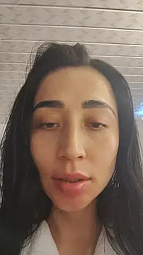 Snapshot of Elowyn chatting on March 2026 05:29:02 PM Elowyn online show from March 2026 05:29:02 PM