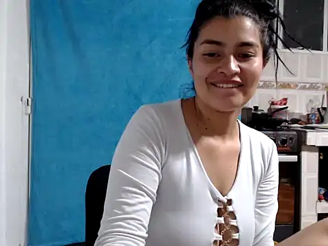 Snapshot of AlanaHotxx chatting on September 2025 07:01:02 AM AlanaHotxx online show from September 2025 07:01:02 AM