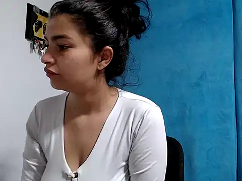 Snapshot of AlanaHotxx chatting on September 2025 07:02:02 AM AlanaHotxx online show from September 2025 07:02:02 AM